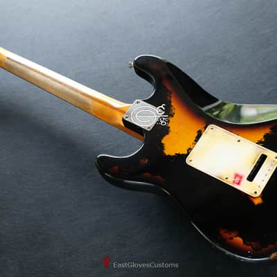 Fender Stratocaster S/S/H Black on Sunburst Aged Relic image 10