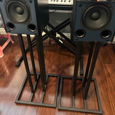 JBL 4305P Powered speakers image 2