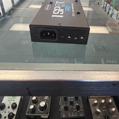 Truetone 1 SPOT PRO CS6 6-output low-profile isolated guitar pedal power supply image 4
