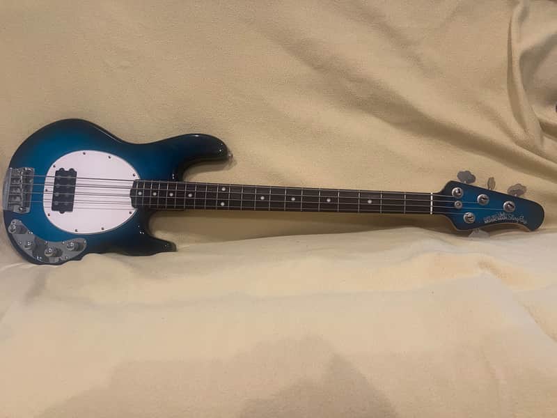 Ernie Ball Music Man StingRay 4 H with Rosewood Fretboard