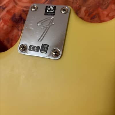 Fender Player II Mustang Bass PJ 2024 - Present - Hialeah Yellow image 8