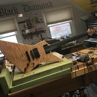 the XPro PLUS Quilt Top Guitar Black Diamond 25-yrs Hand Crafting Guitars In AMERICA image 10