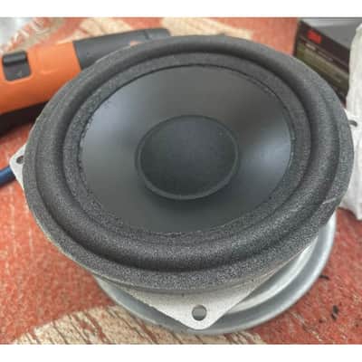 Paradigm Atom V.4 Black Bookshelf Speakers Pair. New Woofer Surrounds. Tested! Paradigm Atom V.4 Black Bookshelf Speakers Pair. New Woofer Surrounds. Tested! image 3