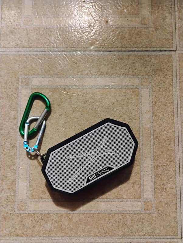 Altec Lansing Magnetic Bluetooth Speaker image 1