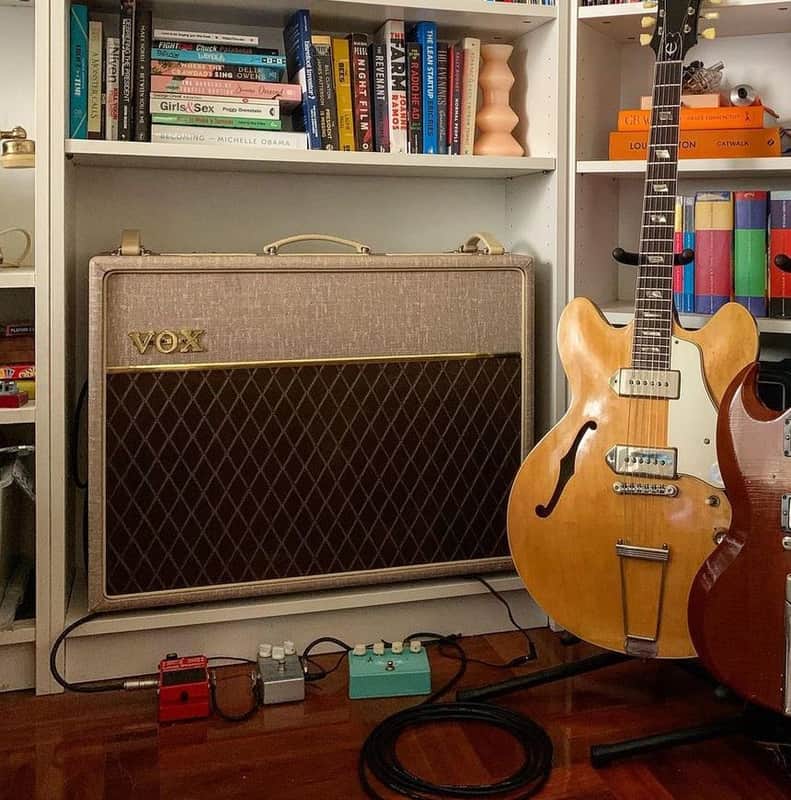Vox AC30HW2X Hand-Wired 2-Channel 30-Watt 2x12 Vox AC30HW2X Hand-Wired 2-Channel 30-Watt 2x12