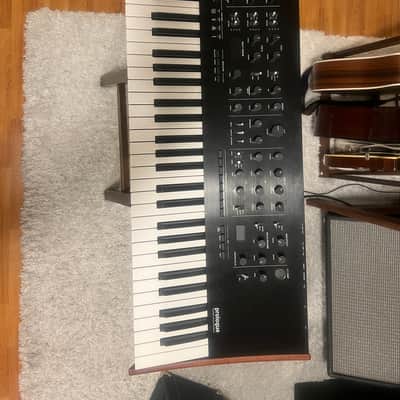 Korg Prologue 16 Polyphonic 61-Key 16-Voice Analog Synthesizer 2018 - Present - Black/Wood