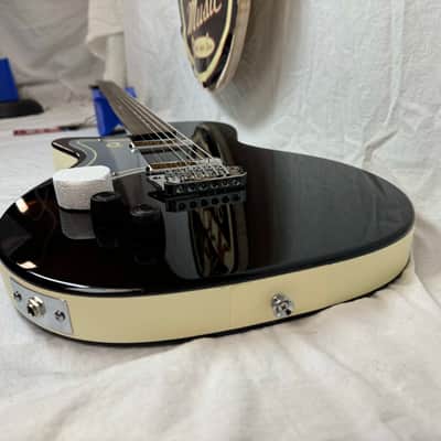 Danelectro Left-Handed Lefty '56 Singlecut Baritone Guitar - Black image 18