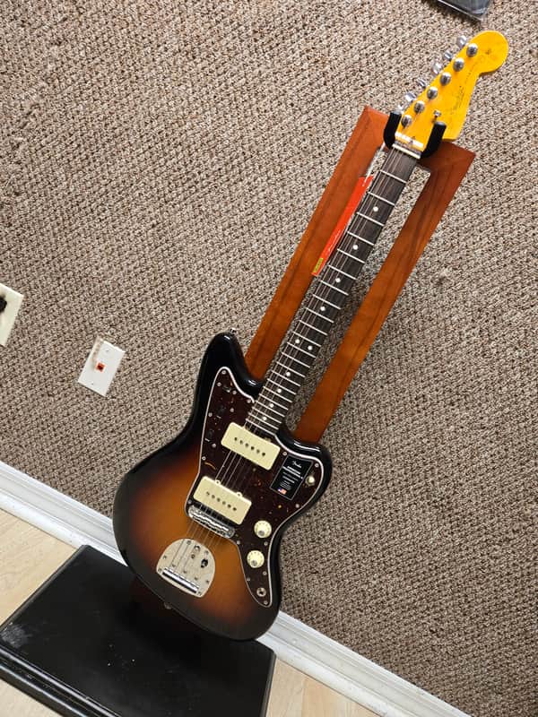 Fender American Professional II Jazzmaster with Rosewood Fretboard 2020 - Present - 3-Color Sunburst