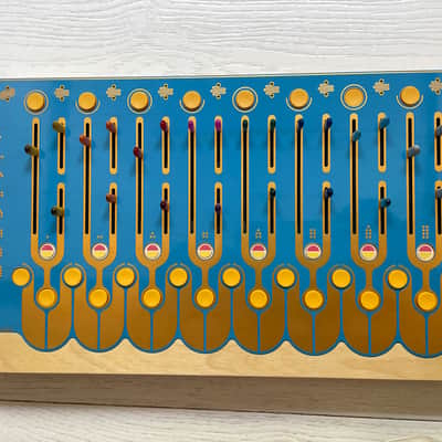 Landscape Noon 8-Voce Analog Drum Synthesizer 2023 - Present - Blue Bild 2