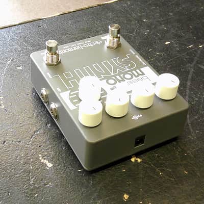 Electro-Harmonix Bass Mono Synth 2019 - Present - Gray image 4