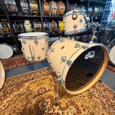 DW Collectors - Satin oil white wash image 3