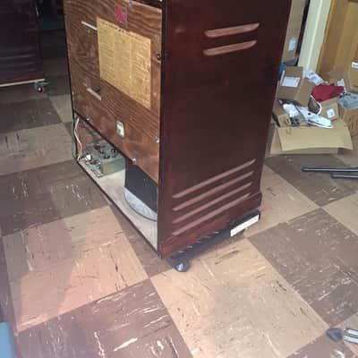 Leslie 147RV - Mahogany image 2