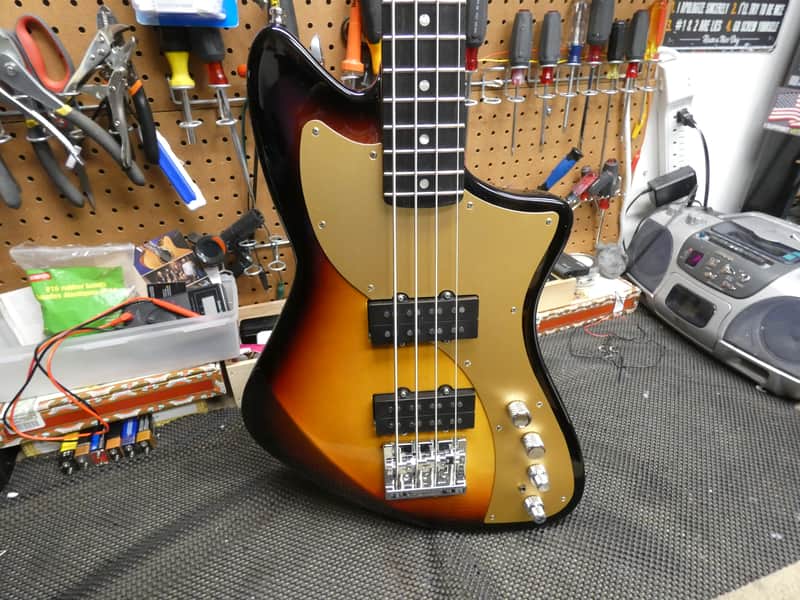 Fender Meteora American Ultra II 2024 - Sunburst image 1