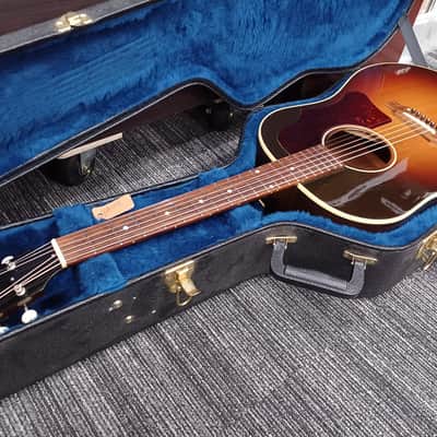 GIBSON CUSTOM SHOP J-45 Acoustic Guitar Classic Design image 14