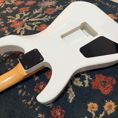 Chandler Super Strat 1980's - White image 13