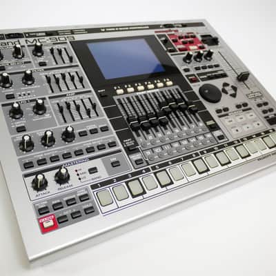 Roland MC-909 Groovebox