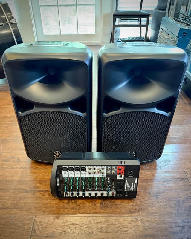 Yamaha StagePas 600i Portable PA System image 1
