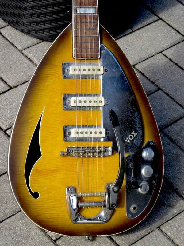 Vox Spitfire Mk.VI Teardrop 1965 Sunburst image 1