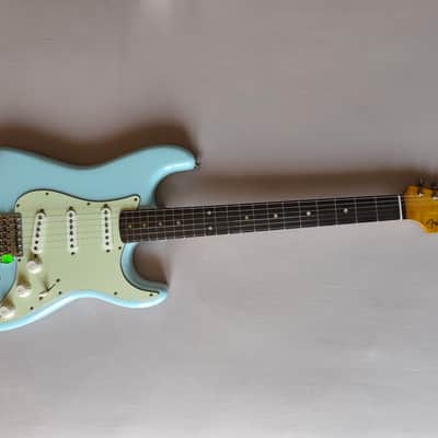 PRICE DROP - Fender Limited Edition Vintera II Road Worn '60s Stratocaster 2025 - Sonic Blue (3,45 kg) image 2