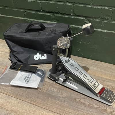 DW Drums 9000 XF Single Bass Drum Pedal + Case + Accessories / Kick image 1