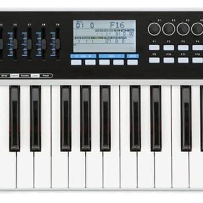 Samson Graphite 49 USB MIDI Keyboard Controller, 49-Key image 2