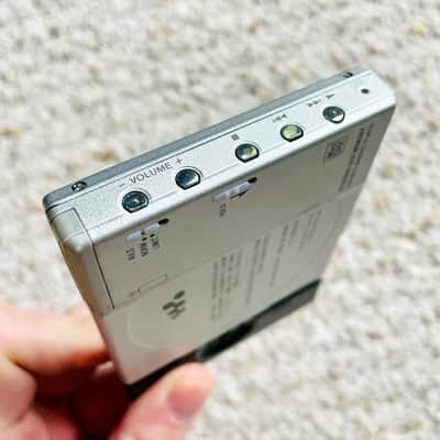 Sony MZ-E900 Walkman MiniDisc Player, Decent Gray&Silver ! Working ! image 3