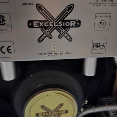 Fender Excelsior Pawn Shop Series 13-Watt 1x15" Guitar Combo Amp for Guitar, Vocals & Accordian image 4