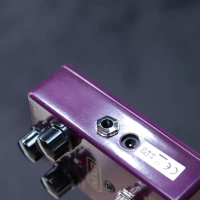 MXR M305 Tremolo Six Well-Crafted Waveforms Full Range Tremolo Effect Pedal image 12