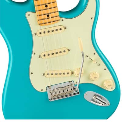 Fender American Pro II Stratocaster MN Miami Blue with Case image 4