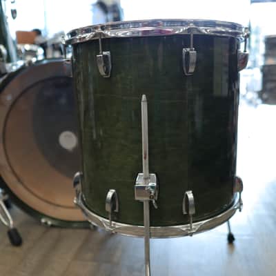 Pre-Owned Ludwig Classic Maple 3-PC Shell Pack 14/16/24 (Green Lacquer) imagen 7