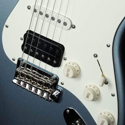 Suhr Classic S Plus in Ice Blue Metallic with HSS Pickup Configuration and Maple Fretboard image 2