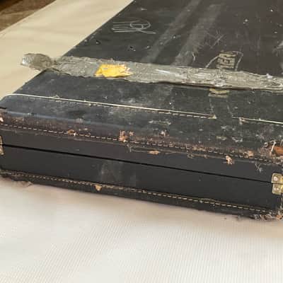 Immagine 1980's Kramer Pacer, Baretta, Sustainer Black Tolex Hardshell Electric Guitar Case (Rough Shape, Needs repair) - 3