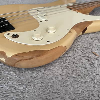 Fender Bullet Bass Deluxe Vintage 1981 MIA USA Olympic White 4-String Guitar image 4