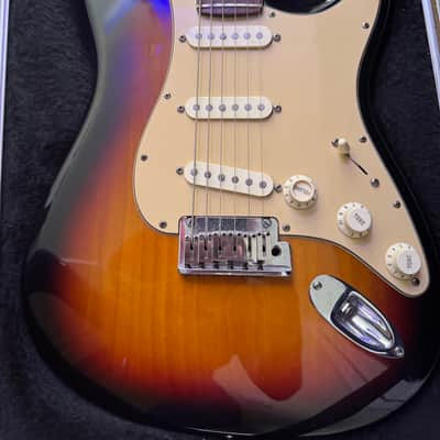 Fender American Deluxe Stratocaster with Rosewood Fretboard 2004 - 2010 - Amber image 1