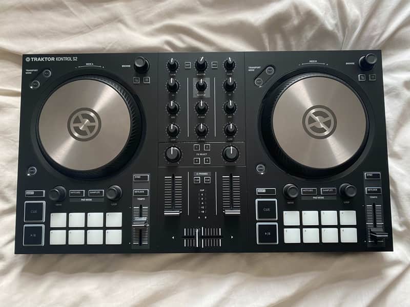Native Instruments Traktor Kontrol S2 MK2 DJ Controller 2020 image 1