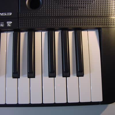 Yamaha PSR-E263 61-Key Portable Keyboard 2017 - Present - Black image 9