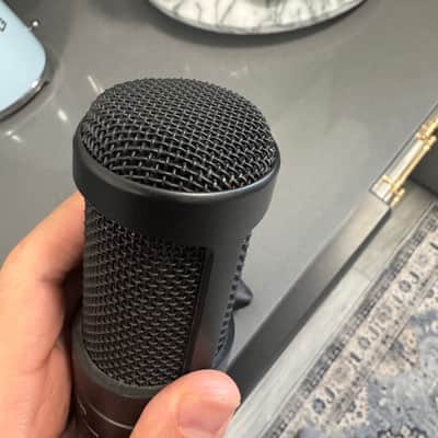 Audio-Technica AT2035 Large Diaphragm Cardioid Condenser Microphone 2010s - Black image 3