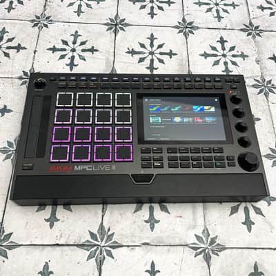 Akai MPC Live III Standalone Sampler / Sequencer image 2