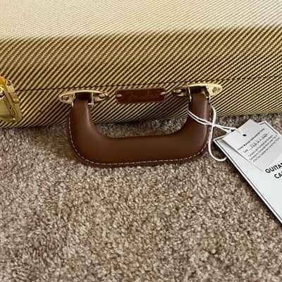 Fender Classic Series Wood Case for Strat and Tele in Tweed image 8