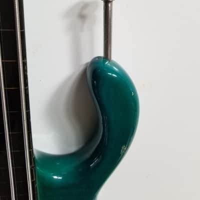 Pedulla MVP-6 Hexabuzz Fretless 6 String Left-Handed 1993 Green/Blue image 18