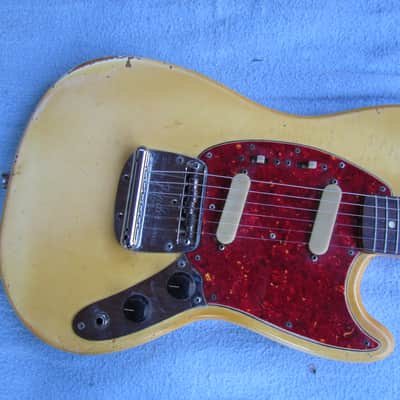1967 Fender Mustang Worn But Cool Yellowed Out White Finish With Original Case Vintage Fender Mustang White & Worn image 6