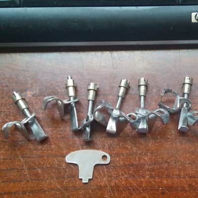 MINT Ludwig VINTAGE RARE 2 / PAIR Tunable Tambourine Hooks / Claws Head Clips 60s 70s 6 AVAILABLE ORIGINAL TUNING KEY image 3