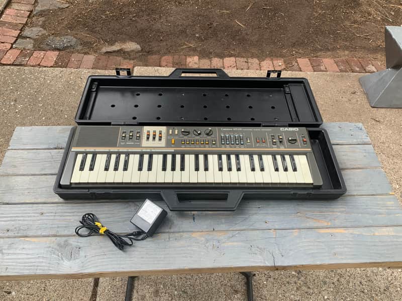 Casio MT-68 Casiotone 49-Key Synthesizer