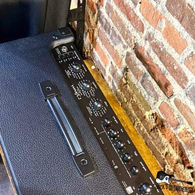 Peavey Vyper X2 Modeling Guitar Combo Amp (2020s - Black) image 2