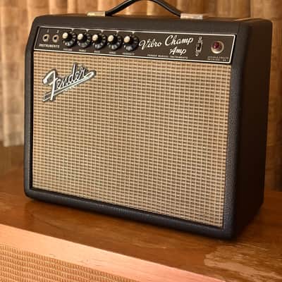 Fender Vibro Champ 6-Watt 1x8" Guitar Combo 1964 - 1967 - Black Panel image 2