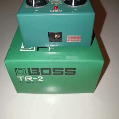 Boss TR-2 Tremolo (Silver Label) 1997 - Present - Green image 4