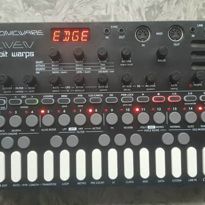 Sonicware Liven 8bit Warps 27-Key Synthesizer Groovebox 2020 - Present - Black image 1