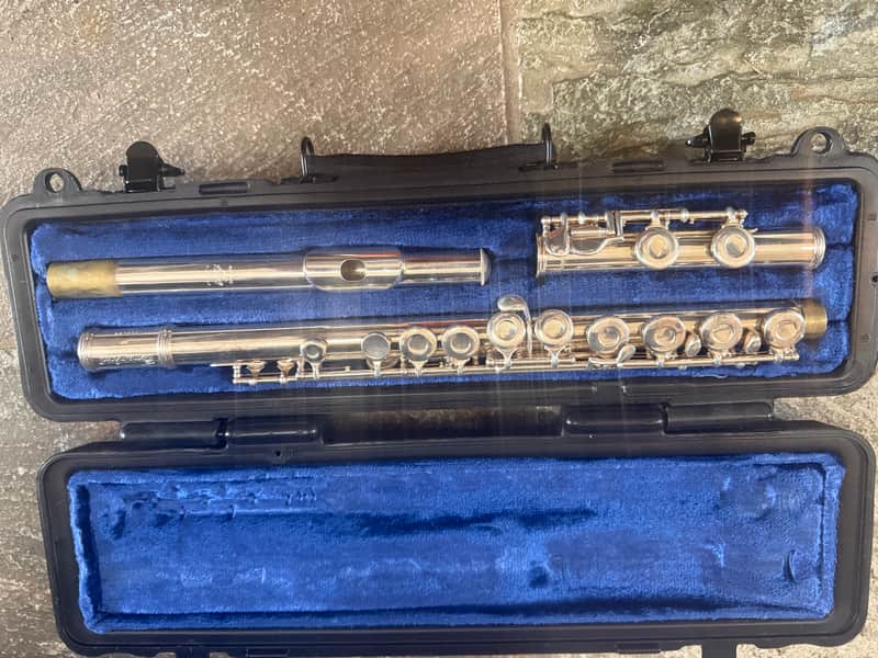 Gemeinhardt 2SP Flute. USA image 1