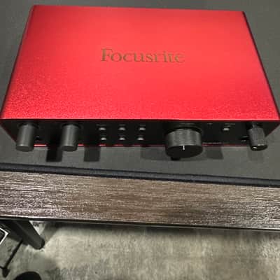 Focusrite Scarlett 2i2 4th Gen USB Audio Interface 2023 - Present - Red image 3
