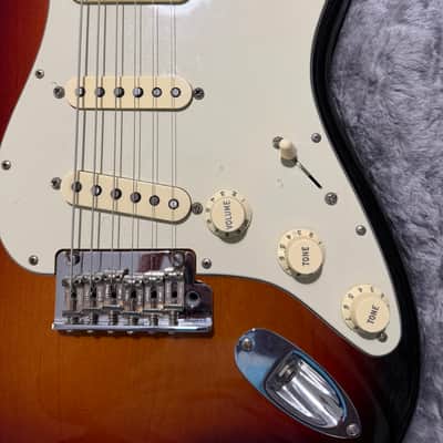 Fender American Professional Stratocaster 2018 - 3 color Sunburst image 2